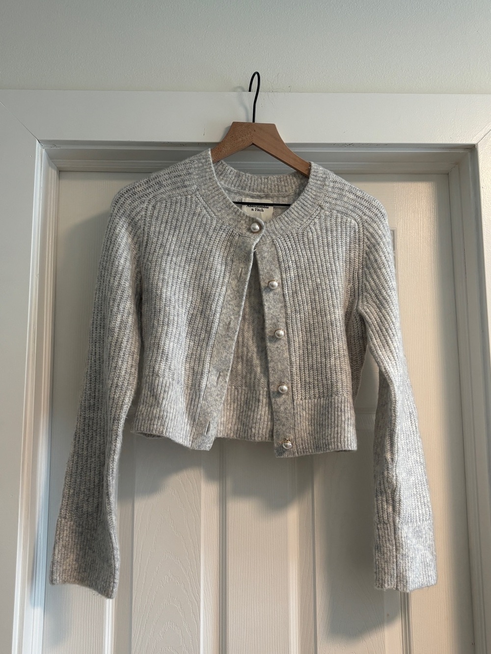 Abercrombie Cropped Gray Ribbed Button-Front Sweater Cardigan